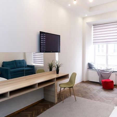 Main Square Apartment Good Stay In The City Center 리비프 외부 사진