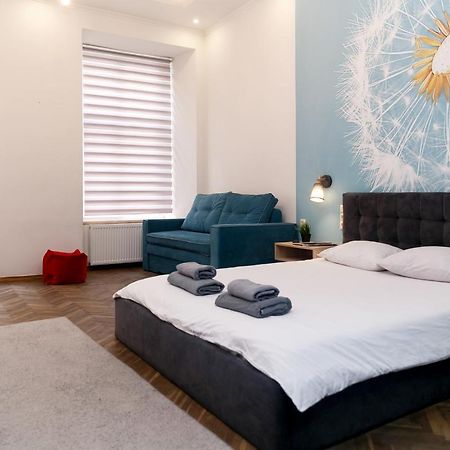 Main Square Apartment Good Stay In The City Center 리비프 외부 사진