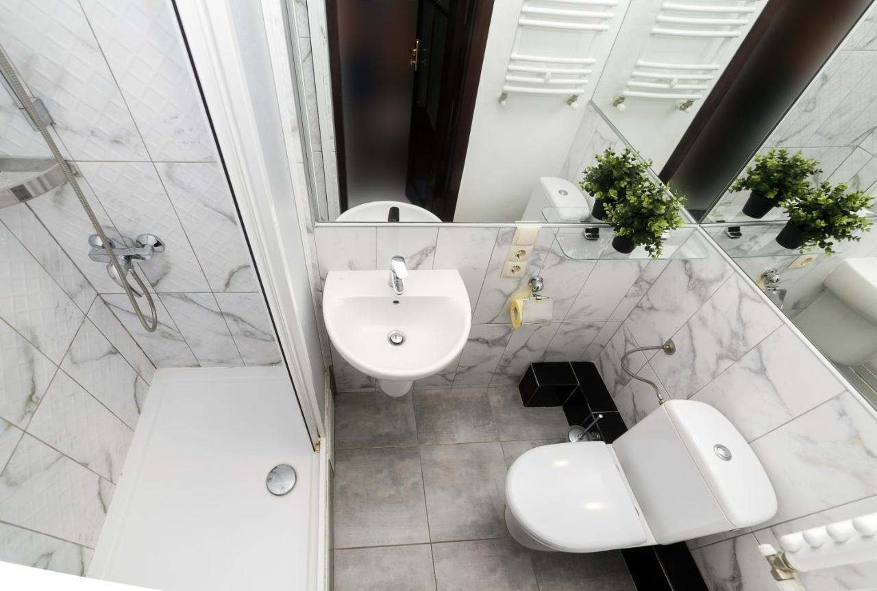 Main Square Apartment Good Stay In The City Center 리비프 외부 사진