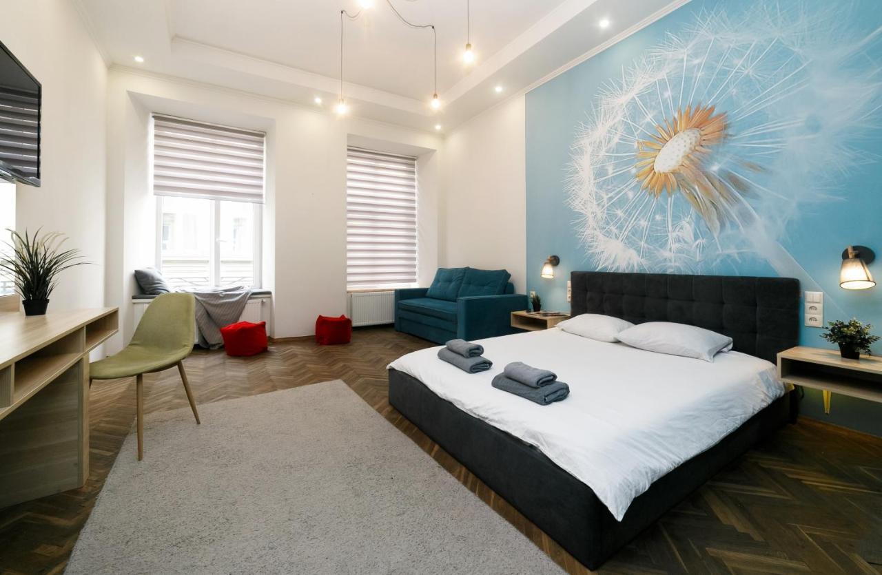Main Square Apartment Good Stay In The City Center 리비프 외부 사진