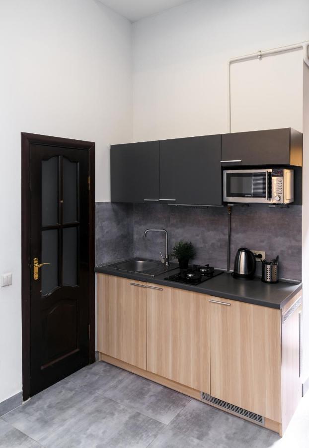 Main Square Apartment Good Stay In The City Center 리비프 외부 사진