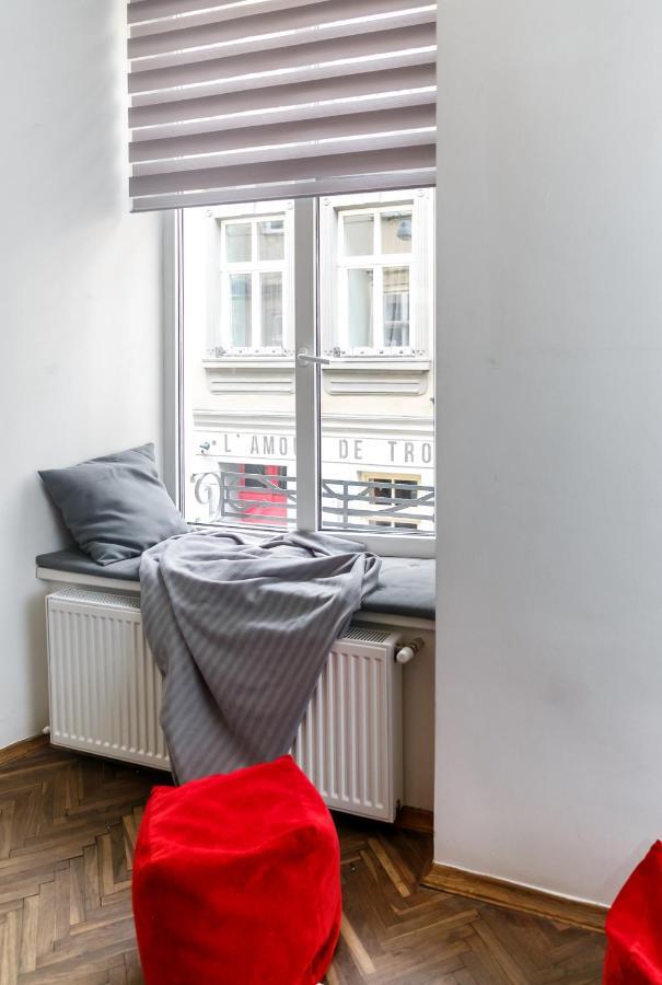 Main Square Apartment Good Stay In The City Center 리비프 외부 사진