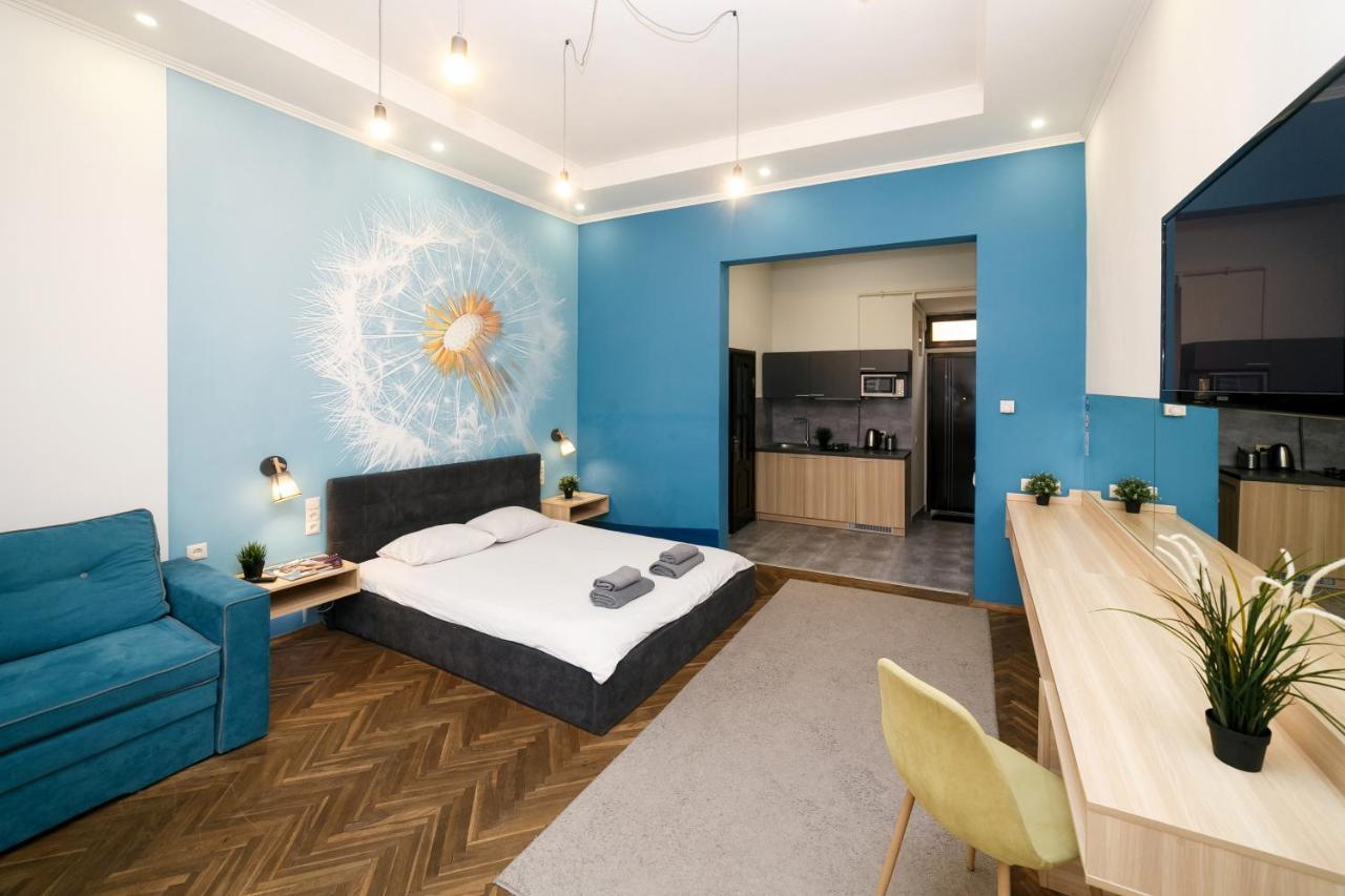 Main Square Apartment Good Stay In The City Center 리비프 외부 사진